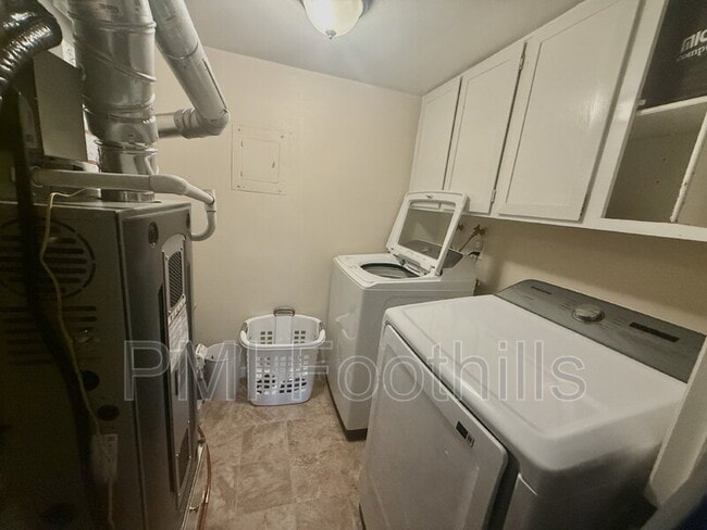 Building Photo - 8788 Chase Dr