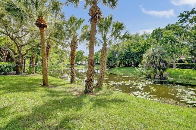 Building Photo - 3128 Coral Ridge Dr