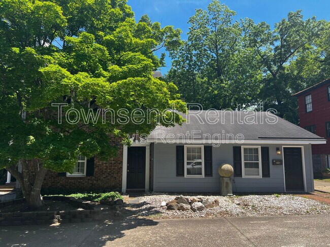 Primary Photo - 202 Woodside Ave