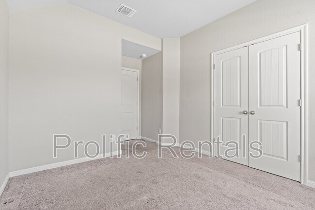 Building Photo - 6117 Verde Dr