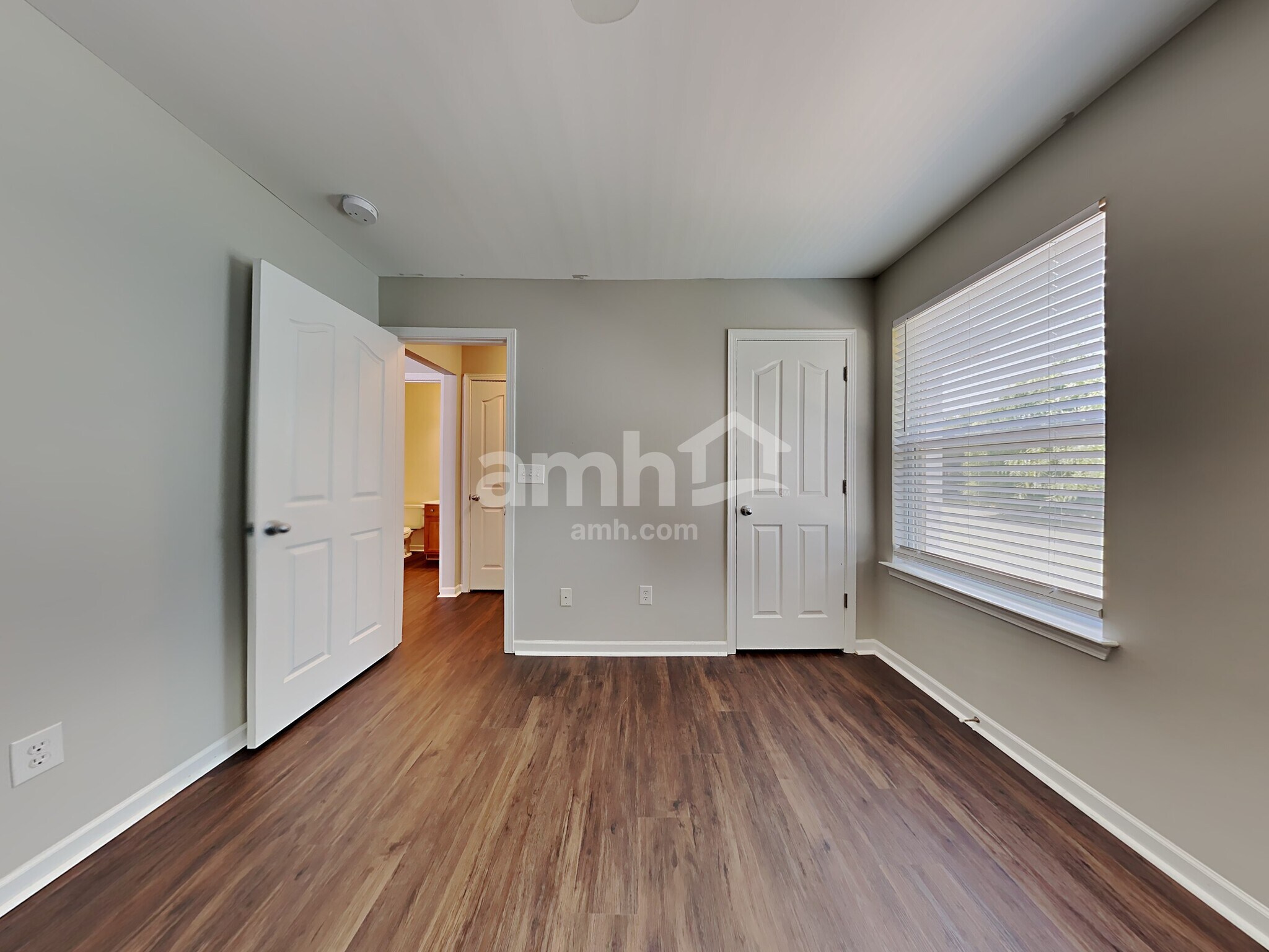 Building Photo - 259 Flanders Dr