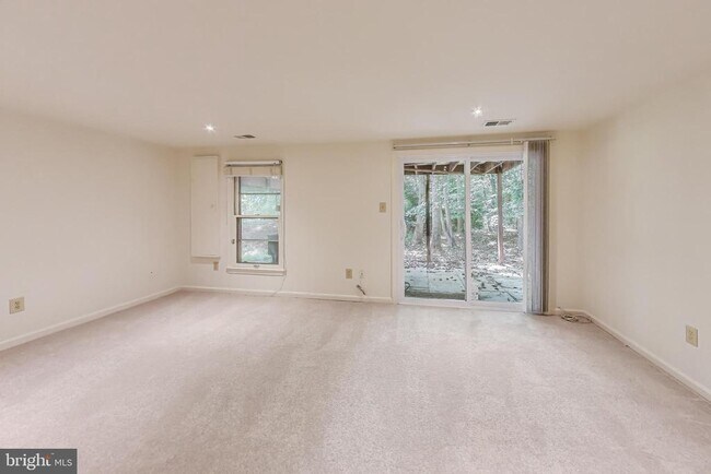 Building Photo - 10726 Pine Haven Terrace
