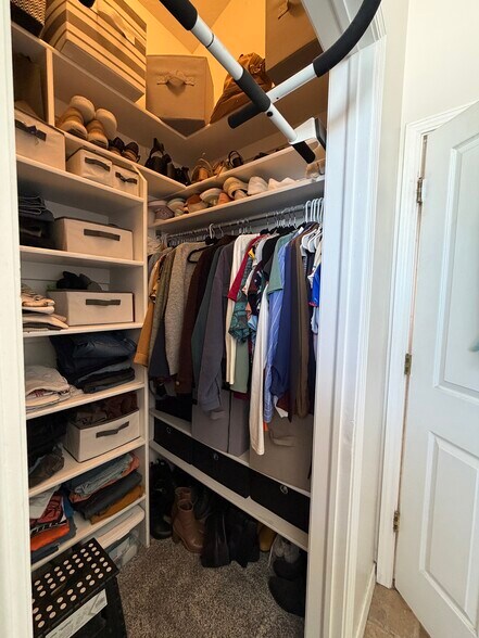 Building Photo - 70 N Main St