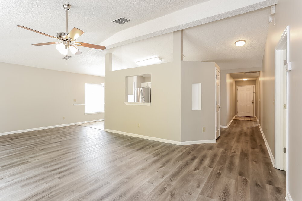 Building Photo - 1669 Spring Branch Dr W