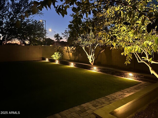 Building Photo - 3806 E Sunstream Way