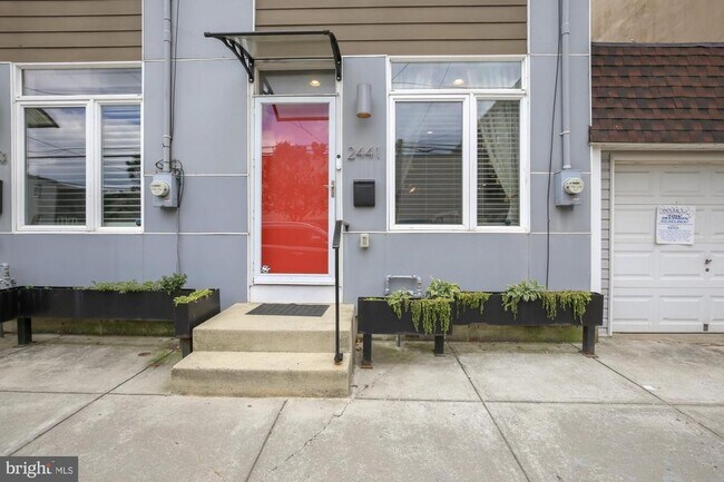Building Photo - 2441 Coral St
