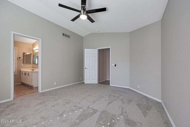 Building Photo - Stunning 3-bedroom, 2-bath home