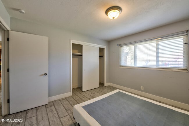 Building Photo - 12310 S Hills Dr