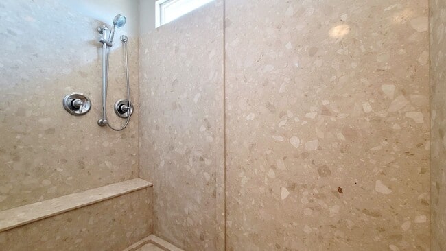 Building Photo - 7275 Shannon Ridge Ct