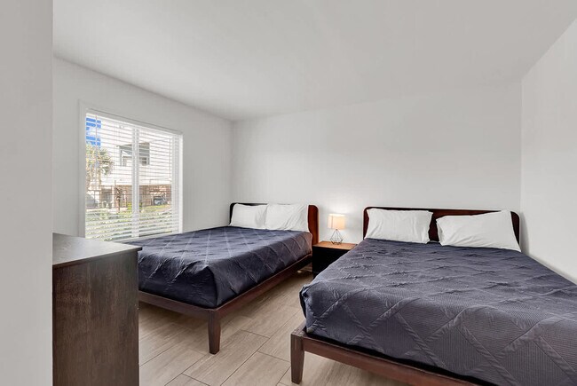 Building Photo - 511 S Ocean Blvd