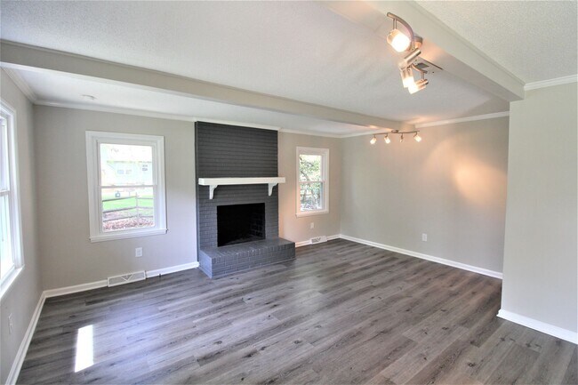Building Photo - (Coming Soon) Remodeled Ranch Home in Steele Creek!