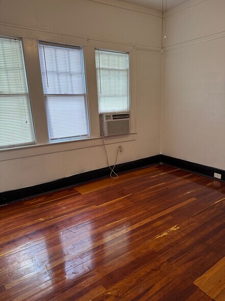 Building Photo - 607 E Louisiana Ave
