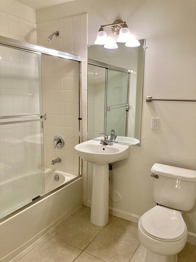 Guest Bath - 900 S Meadows Pky