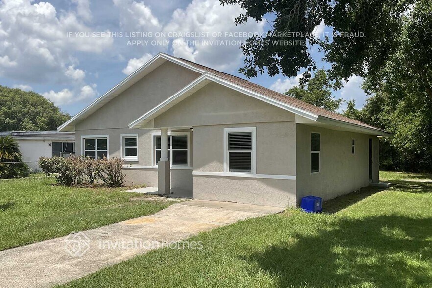 Building Photo - 142 Country Club Cir