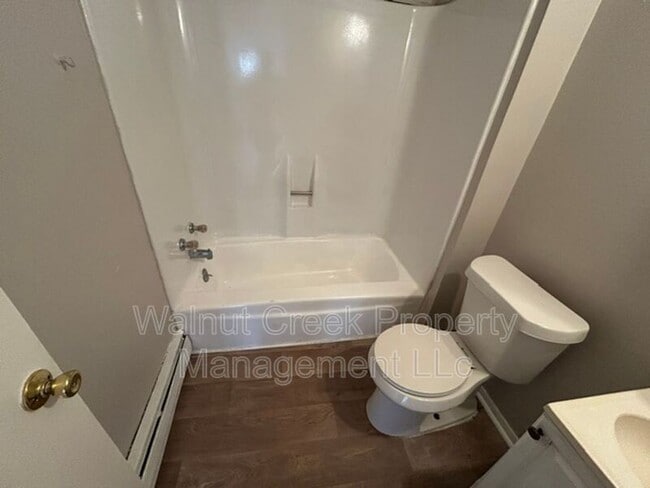 Building Photo - 138 Mendel Ct