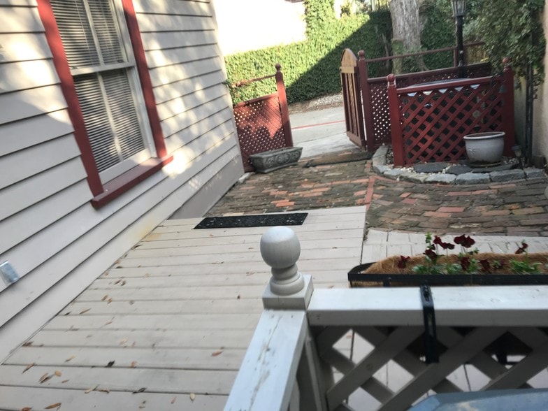 Courtyard deck - 541 E Jones Ln