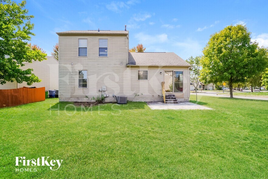 Building Photo - 5720 Larksdale Dr