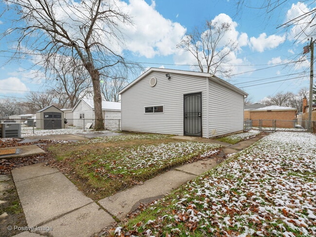 Building Photo - 14341 Dobson Ave
