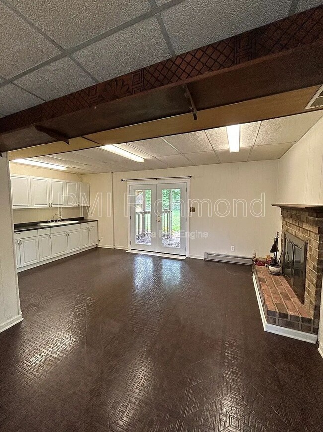 Building Photo - 11633 Olde Coach Dr