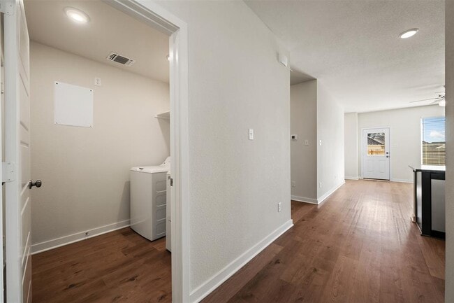 Building Photo - 109 Watch Hl