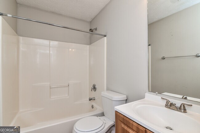 Building Photo - 508 Village Cir