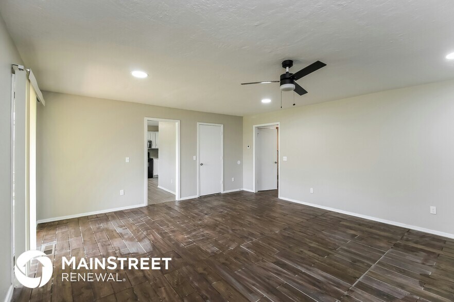 Building Photo - 1921 N Ann Arbor Ave