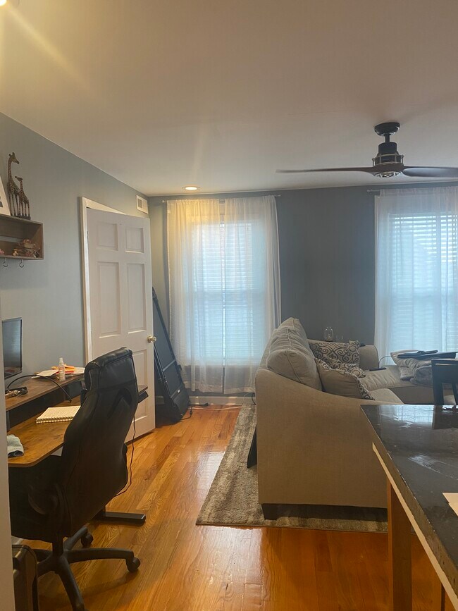 Living room - 829 N Salina St