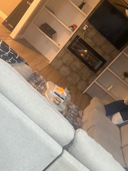 Building Photo - 14 Oneda Dr