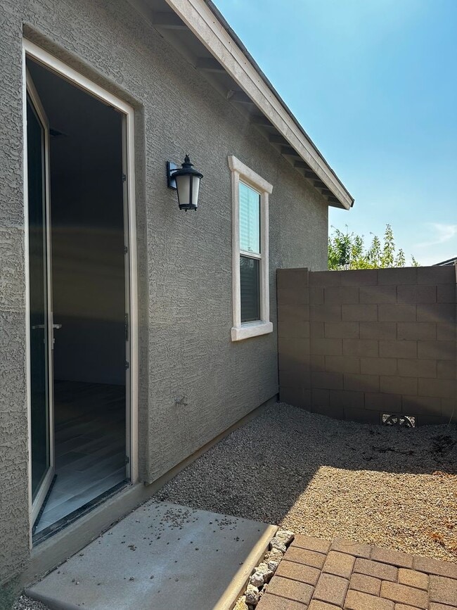 Building Photo - ALL UTILITIES INCLUDED CHANDLER CASITA W/ 1 CAR SEPERATE GARAGE ALMOST BRAND NEW