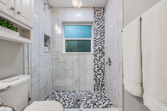 Building Photo - 1158 7th St S