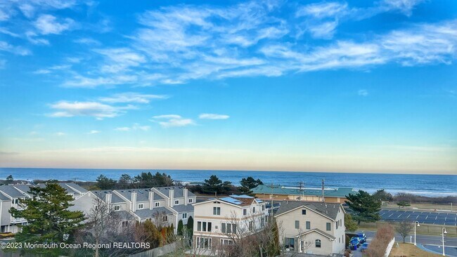 Primary Photo - 422 Ocean Ave N