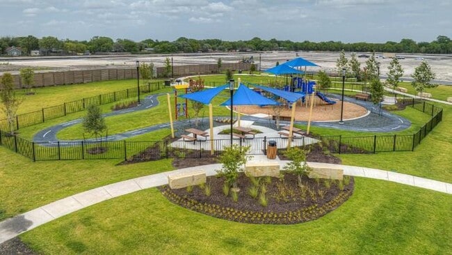 Building Photo - 1327 Camden Ln