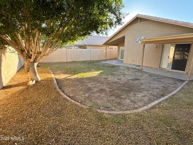 Building Photo - 61 N Del Pueblo Pl