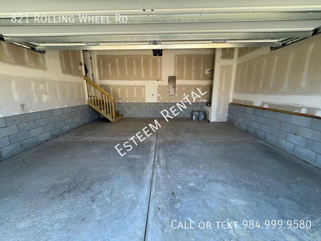 Building Photo - 821 Rolling wheel Rd