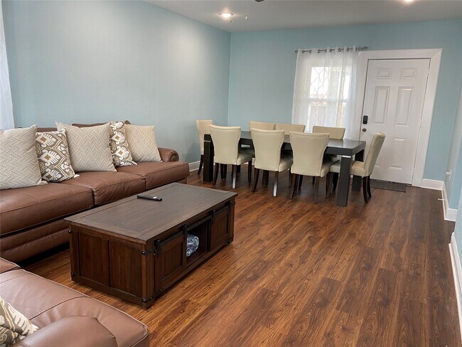 Building Photo - 4127 Avenue T 1/2