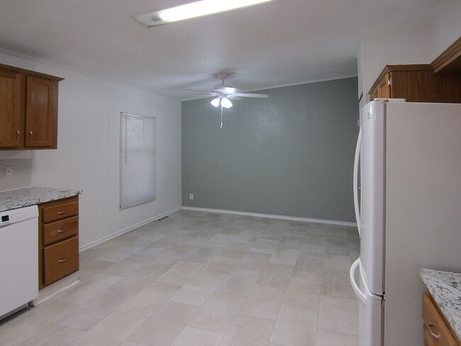 Building Photo - 1104 Pecan Ridge