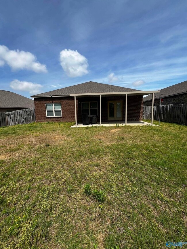 Building Photo - 107 Fourstar Ln
