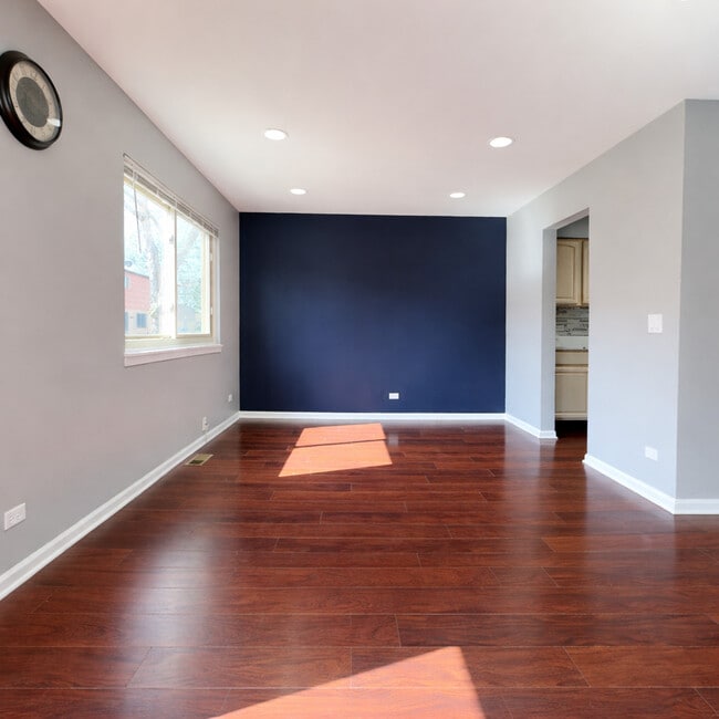 Building Photo - 1527 Mohawk Trail