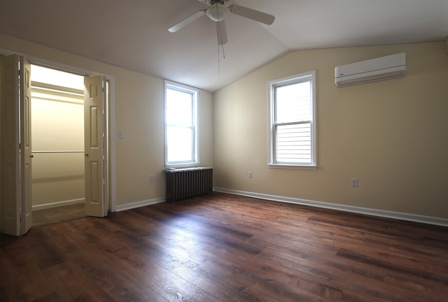 Building Photo - 316 Ella St