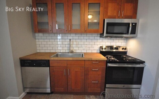 Building Photo - 452 W 3rd Ave