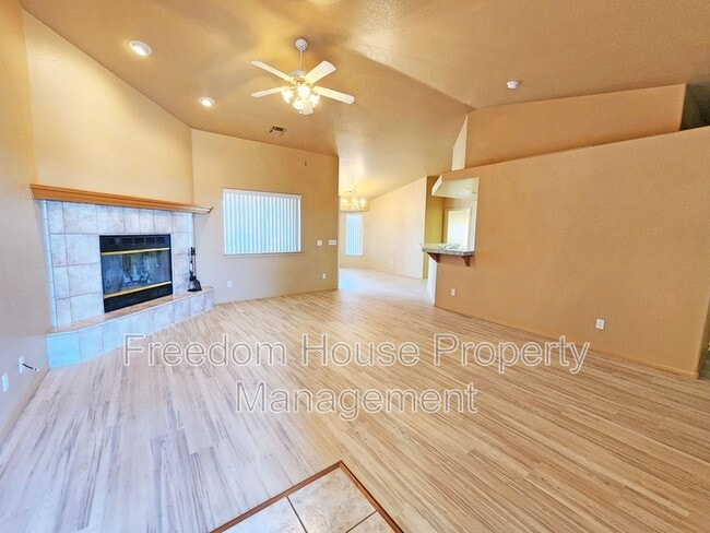 Building Photo - 3280 E Winery Rd