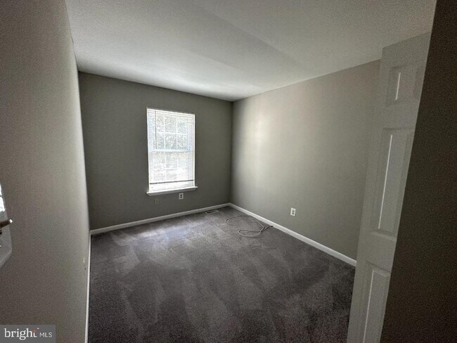 Building Photo - 8121 Fenwick Ct