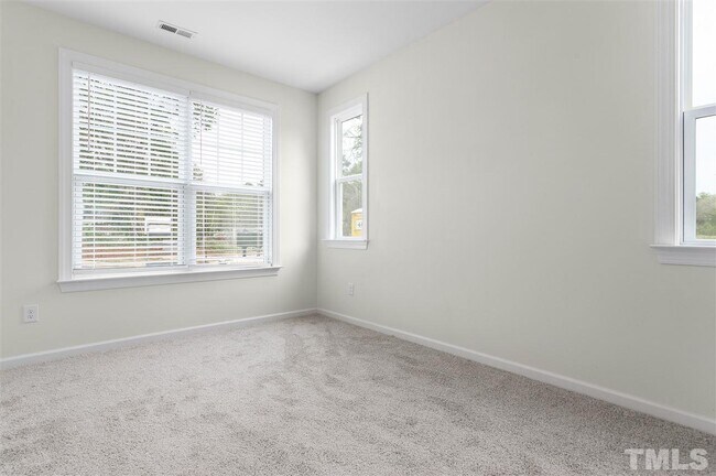 Building Photo - 2034 Chipley Dr