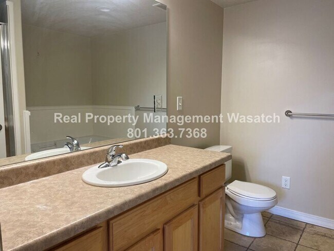 Building Photo - 380 N 500 W