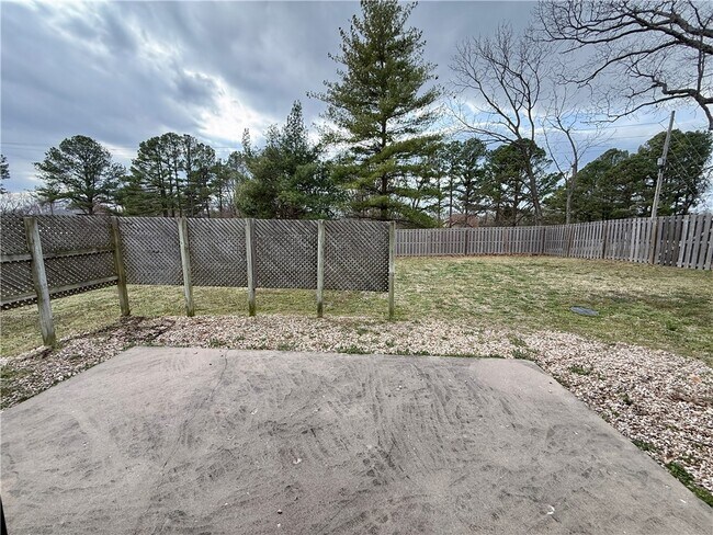 Building Photo - 9 Dunedin Dr