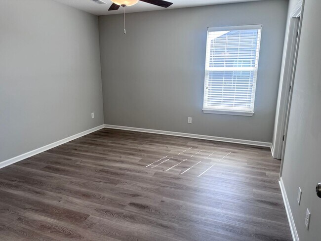 Building Photo - 3 Bed | 2.5 Bath | 1 Car Garage Duplex in Pleasant Hill
