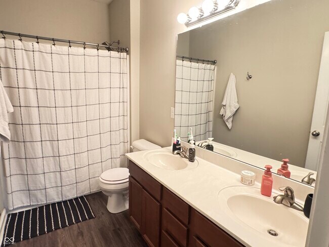 Building Photo - 914 Baden Manor Dr