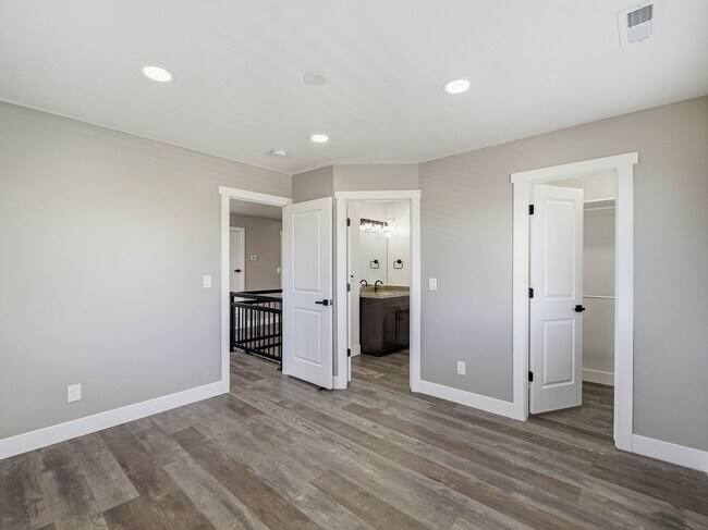 Building Photo - RES_O VAN DER WATT_14512