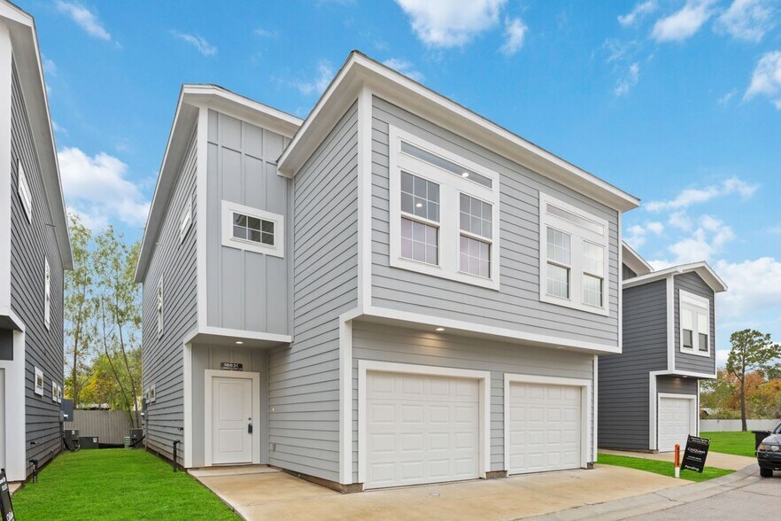 Building Photo - 18831 Luminescent Ln