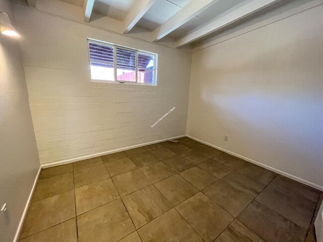 Building Photo - 3657 N Los Altos Ave